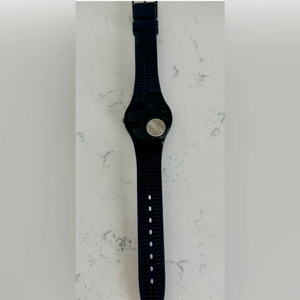 Swatch New York skyline “Lines in the Sky”watch. No Scratches!! In box